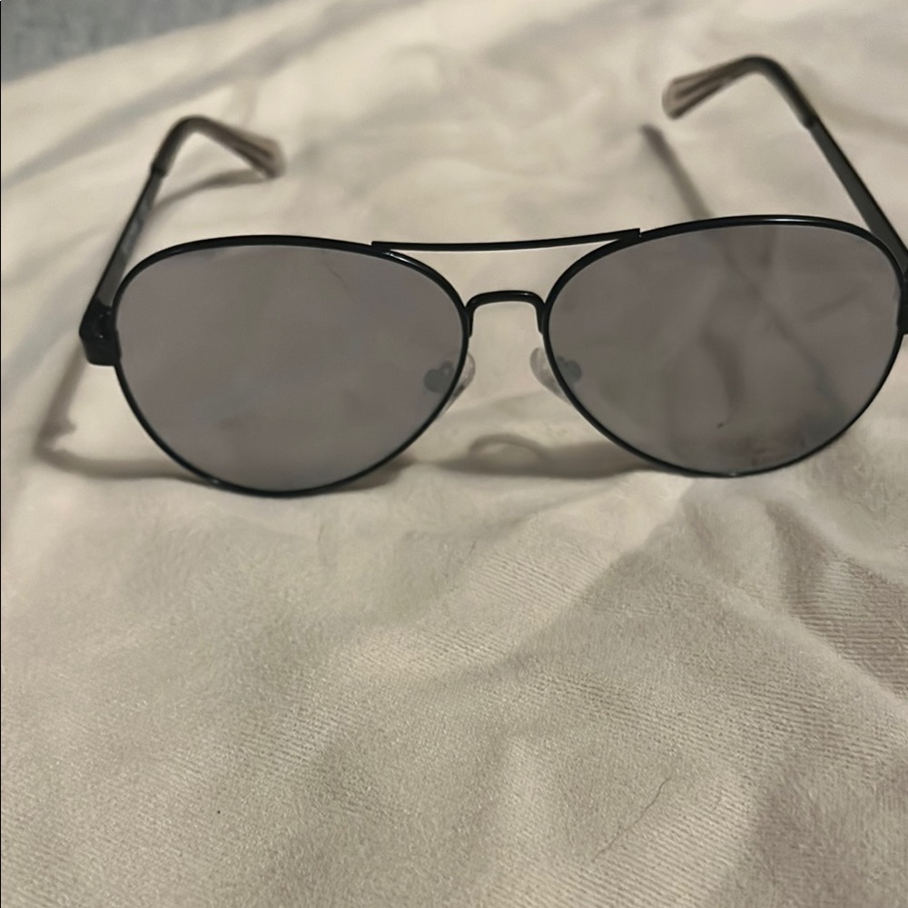 Reaction Kenneth Cole Black Aviator Sunglasses